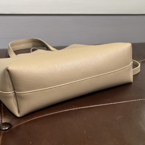 Authentic Saint Laurent toy shopper - Picture 10 of 16